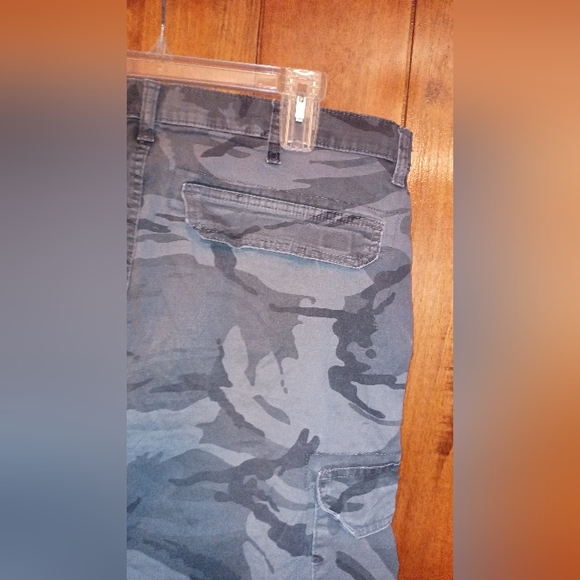 Wrangler (regular taper) pants - Picture 4 of 9